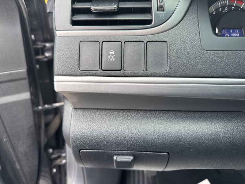 2014 Toyota Camry SE photo 20