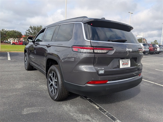 2025 Jeep Grand Cherokee Limited photo 4