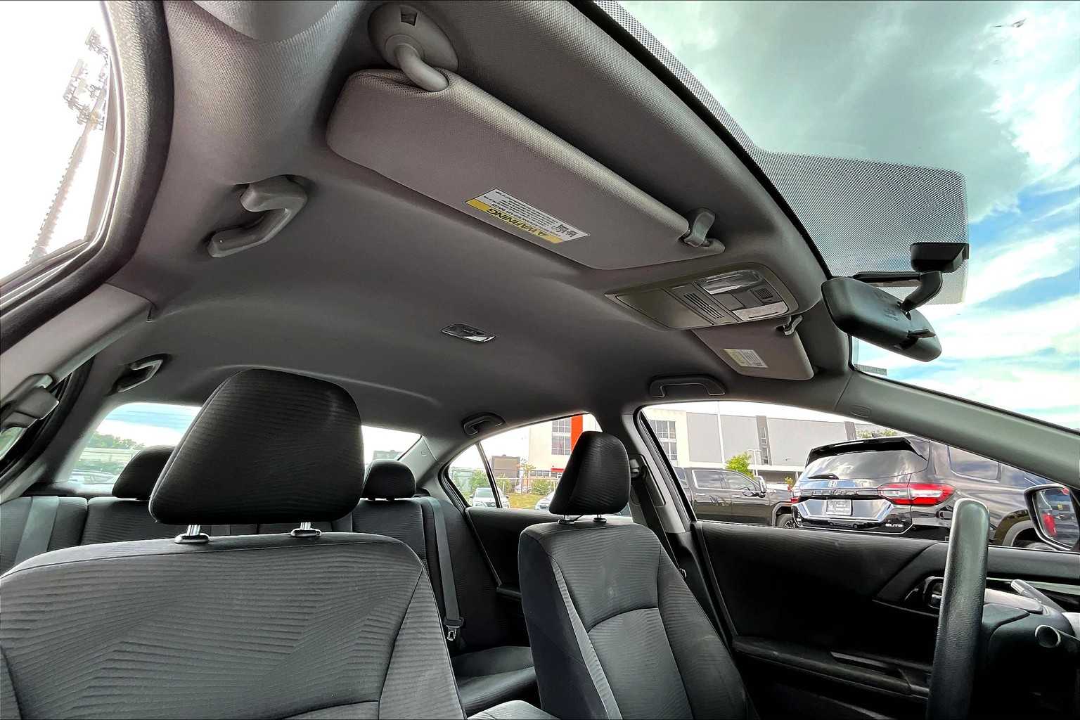 2016 Honda Accord LX photo 11