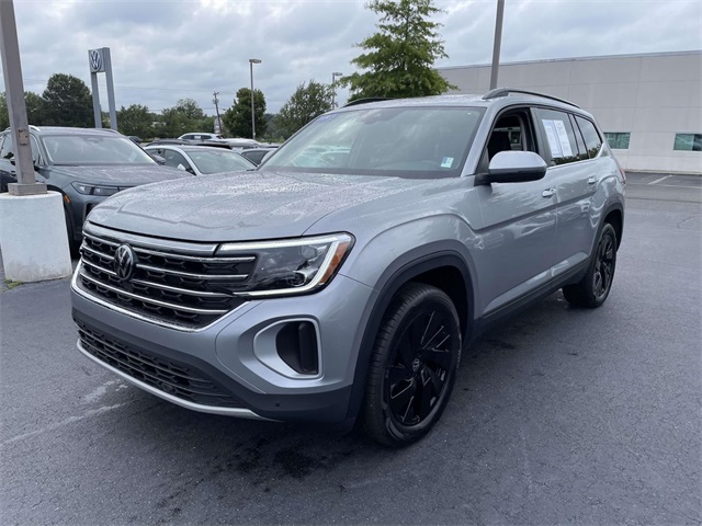 2024 Volkswagen Atlas SE Technology photo 3