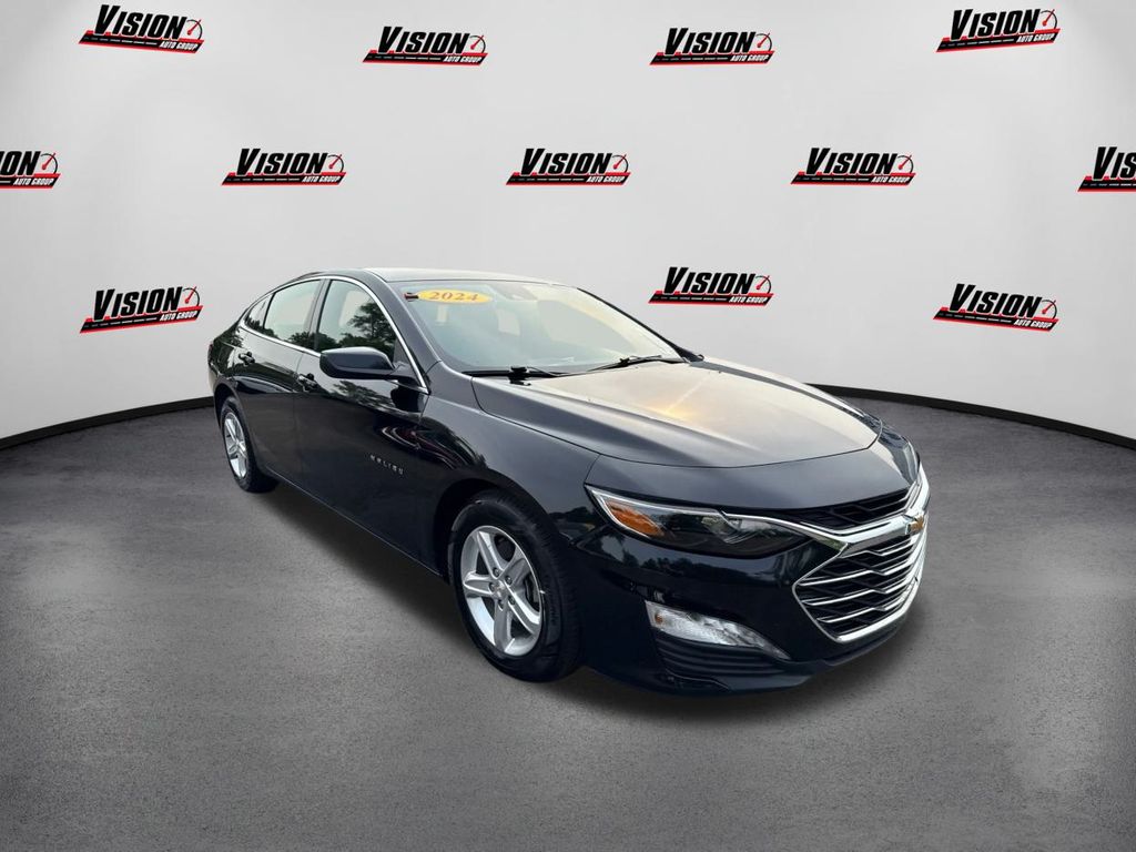 2024 Chevrolet Malibu 1LT photo 3