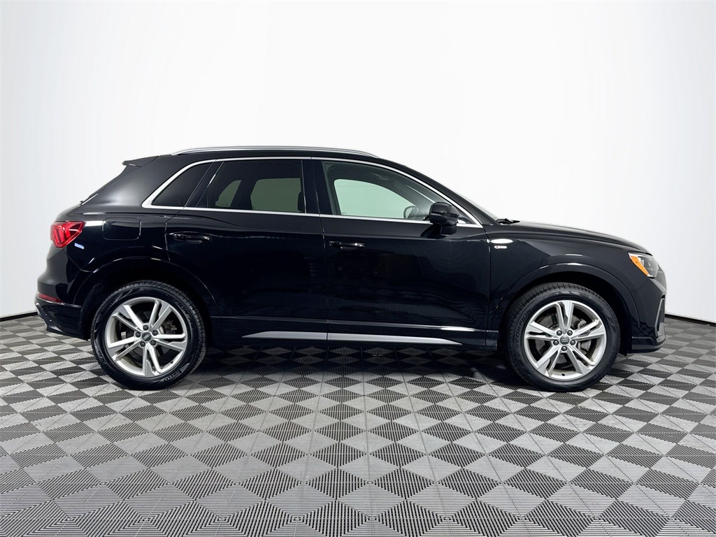 2021 Audi Q3 S line Premium photo 4