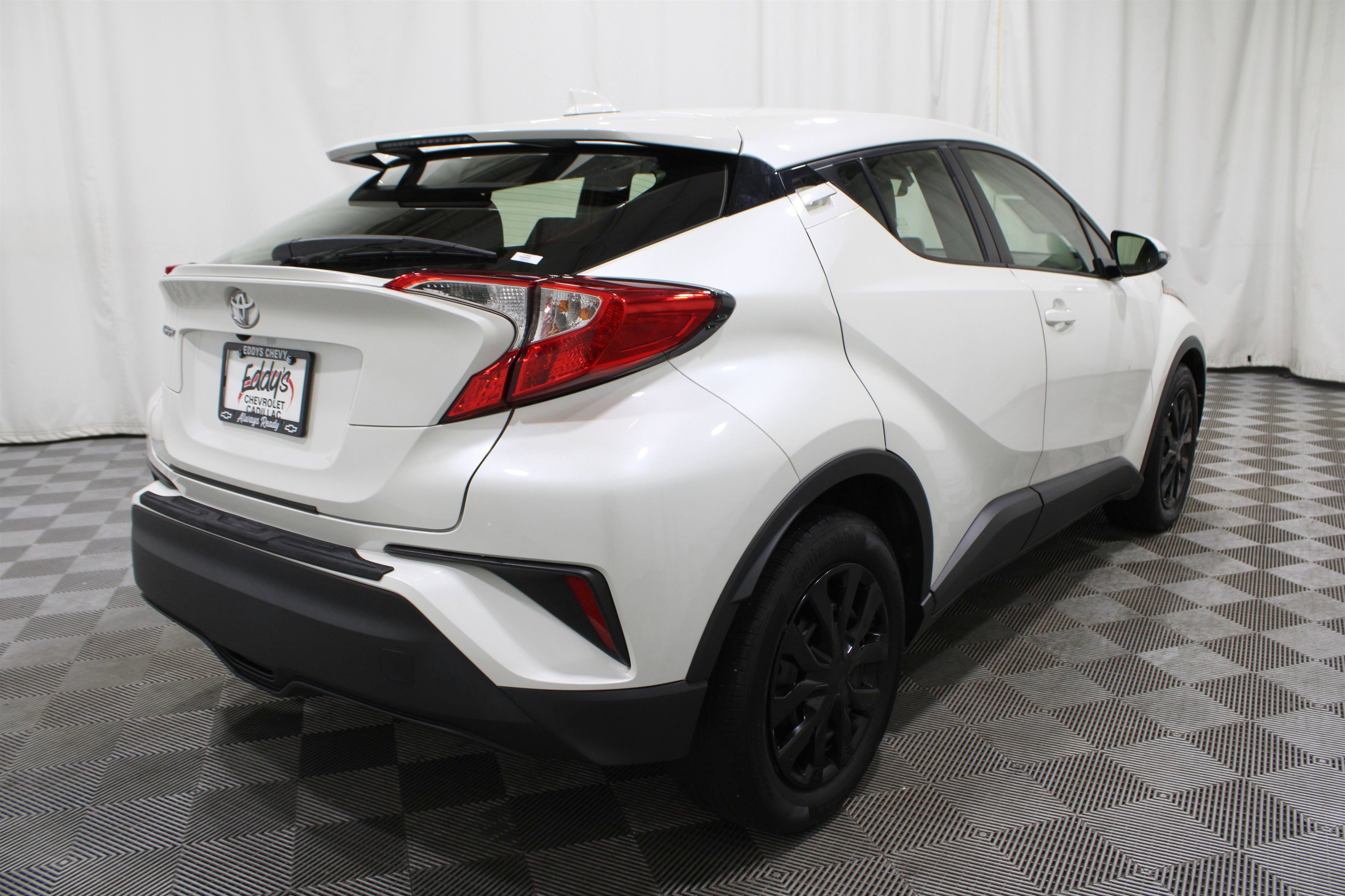2020 Toyota C-HR LE photo 24