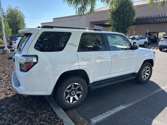 2024 Toyota 4Runner TRD Off-Road Premium photo 3
