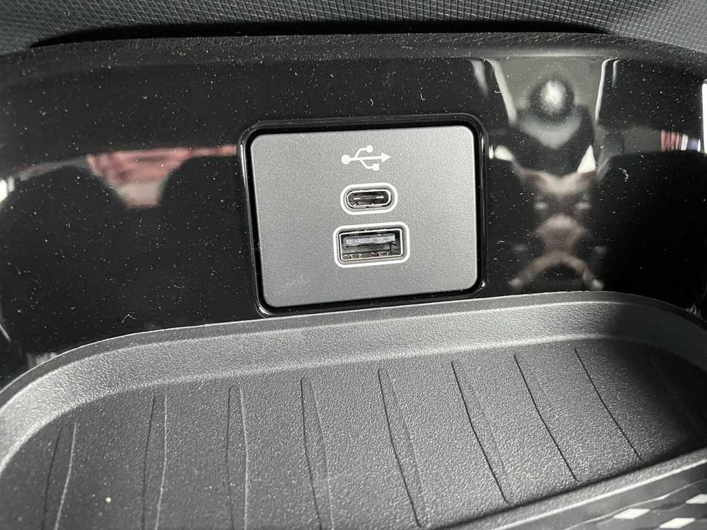 2025 Ford Mustang Mach-E Premium photo 9