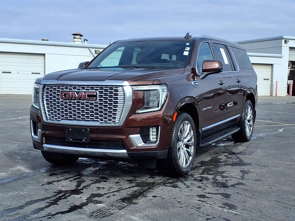 Used 2022 GMC Yukon XL Denali with VIN 1GKS2JKL9NR239814 for sale in Kansas City