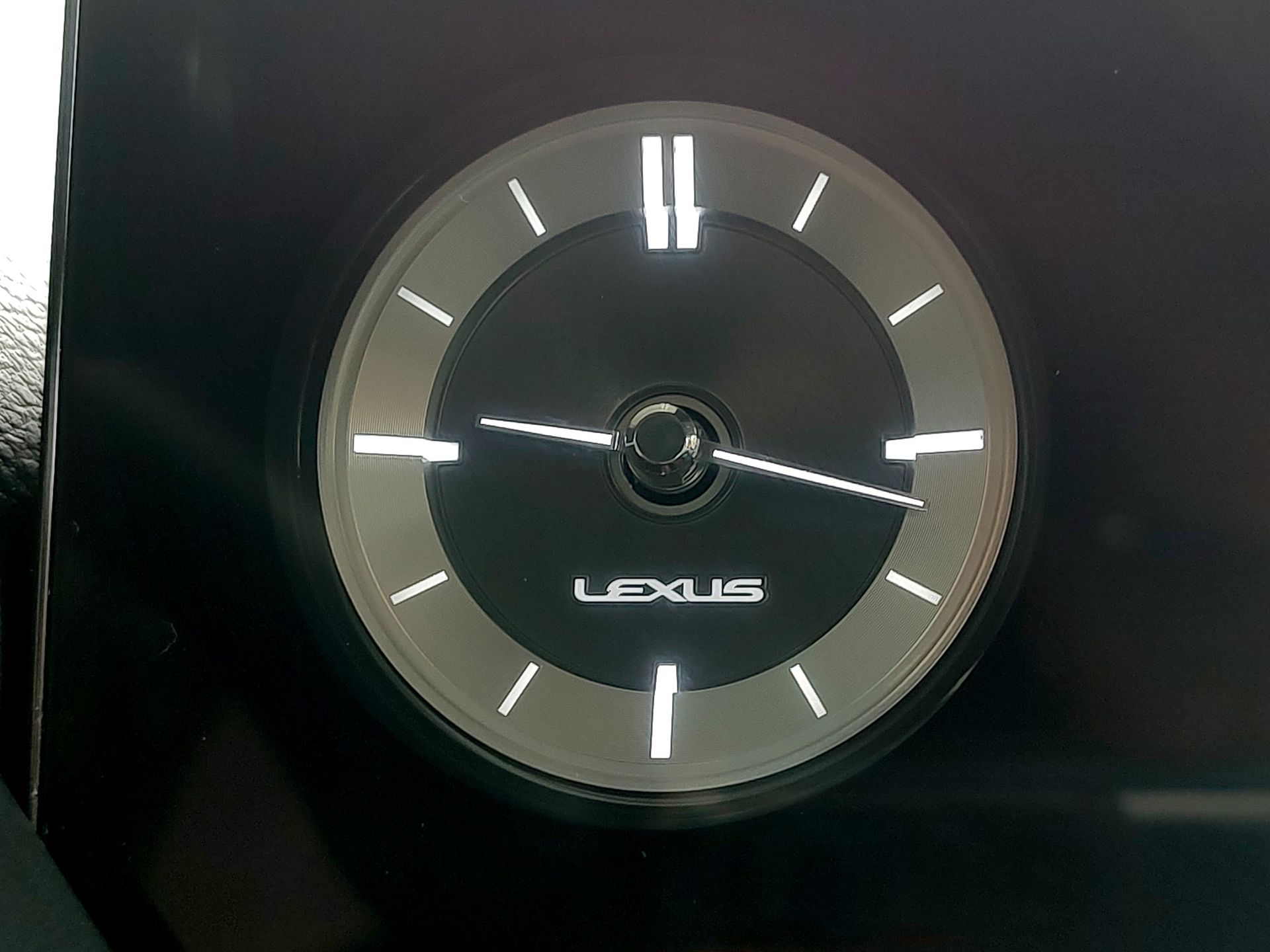 2023 Lexus ES 250 AWD photo 35