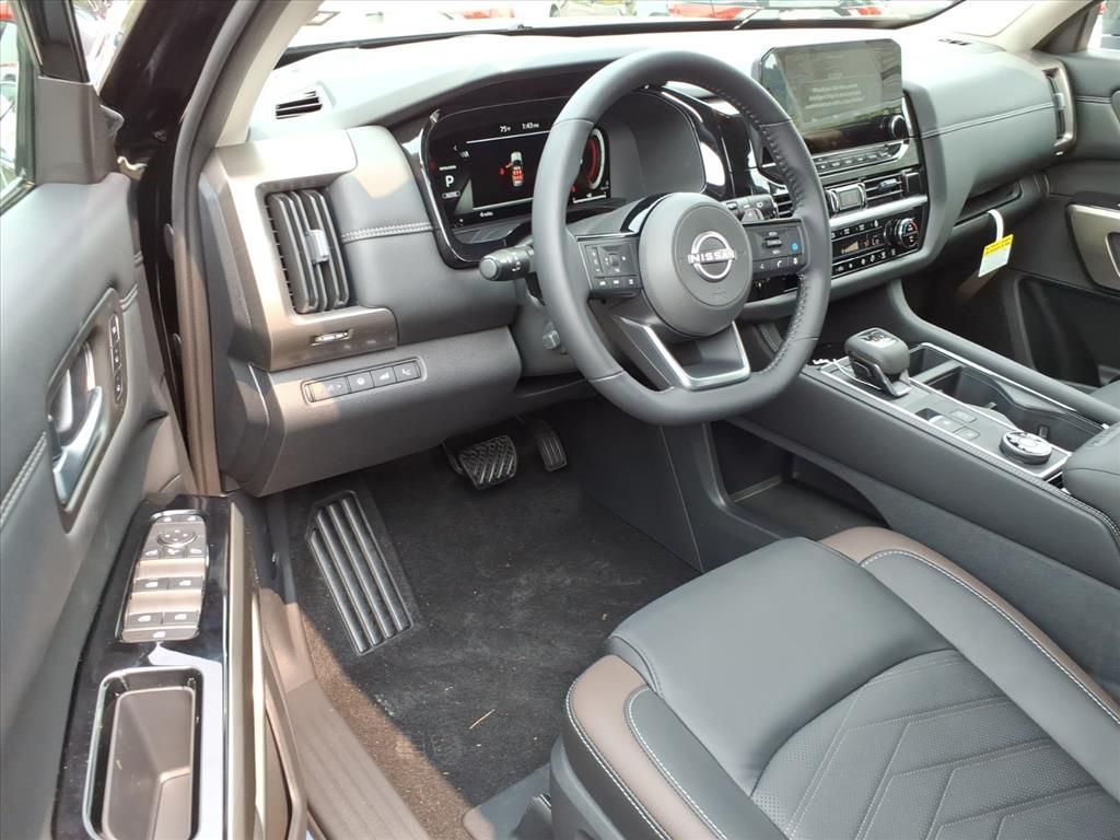 2025 Nissan Pathfinder Platinum photo 14