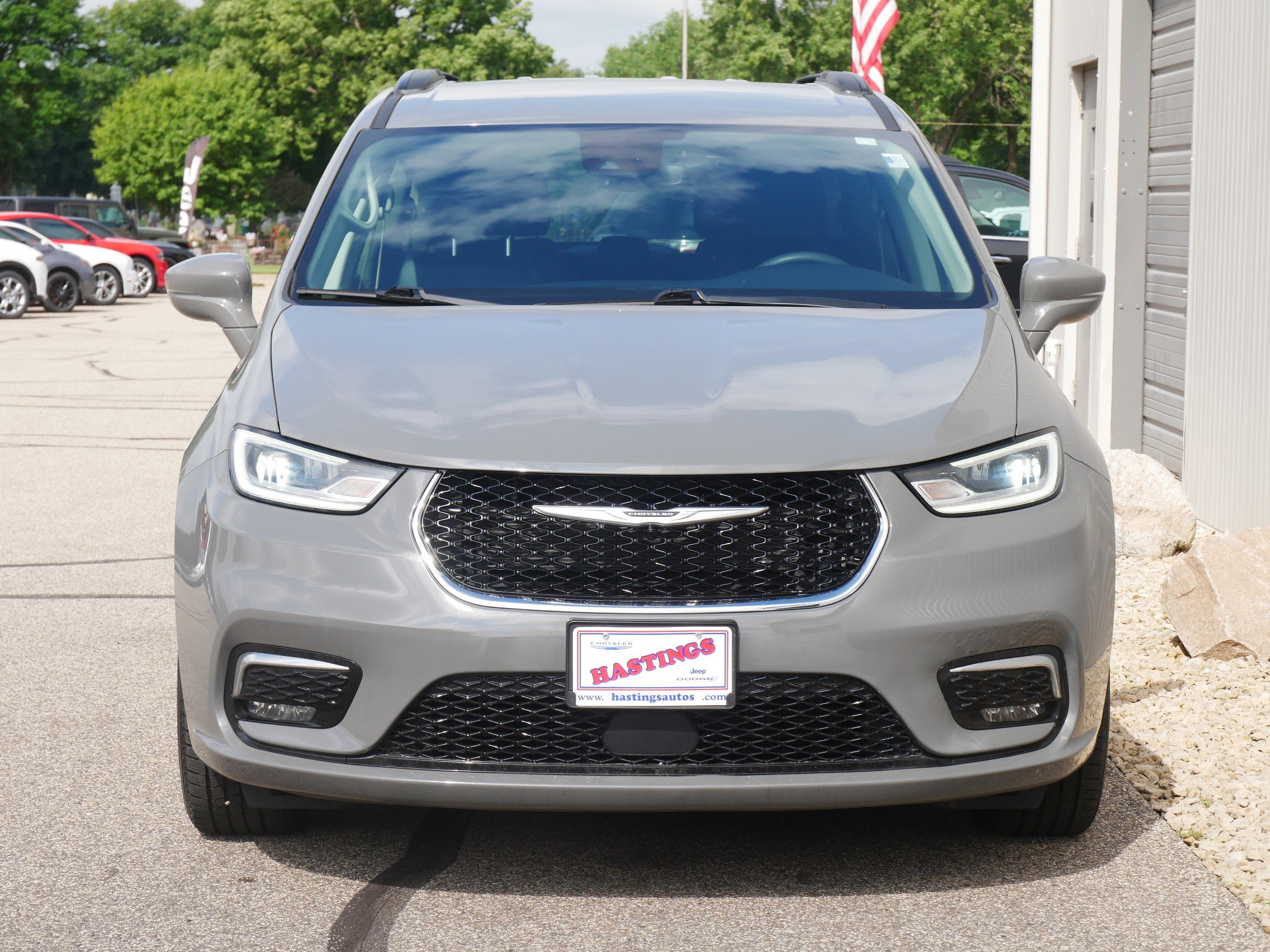 2022 Chrysler Pacifica Touring L photo 8