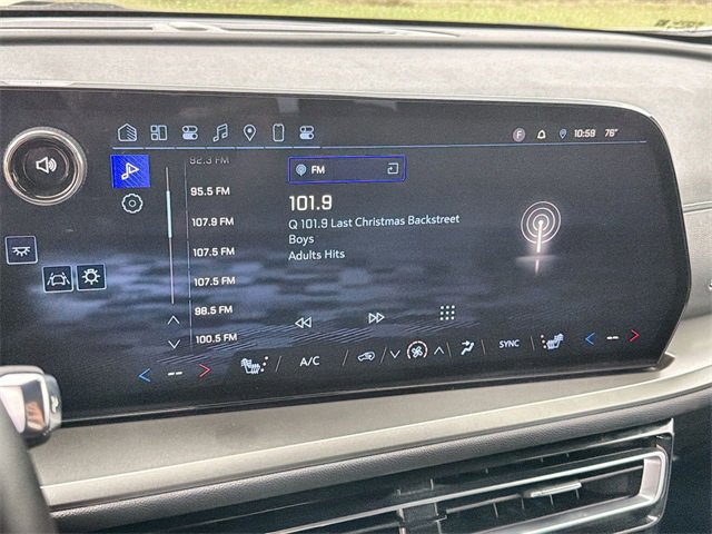 2025 Chevrolet Traverse photo 4