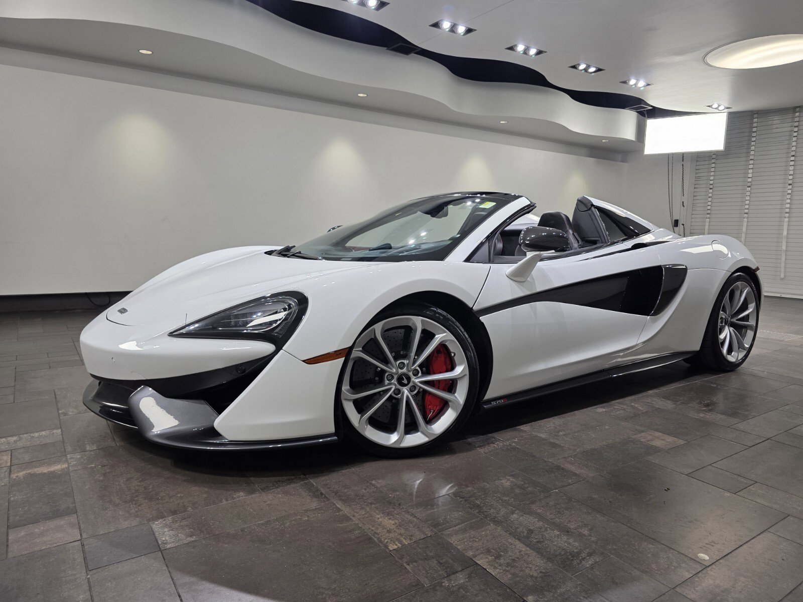 2019 McLaren 570S Spider Base