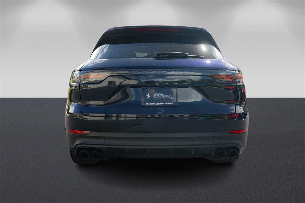 2022 Porsche Cayenne Platinum Edition photo 4