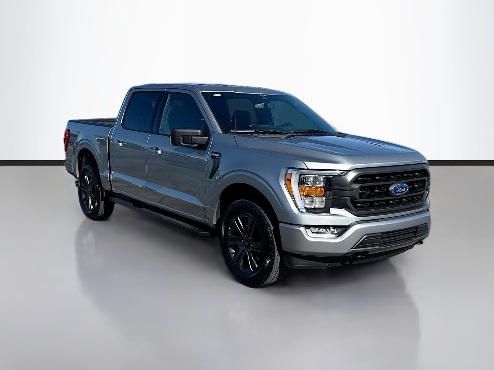 2023 Ford F-150 XLT photo 3
