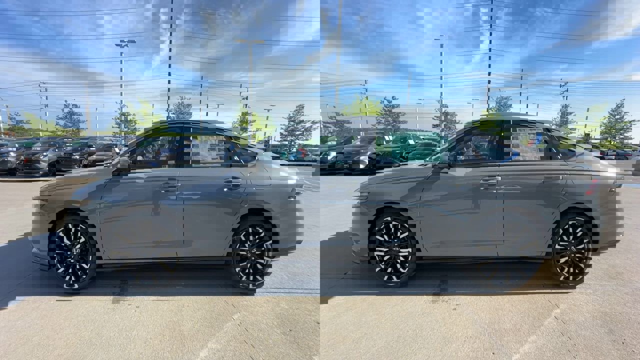 2025 Honda Accord Hybrid Touring photo 5