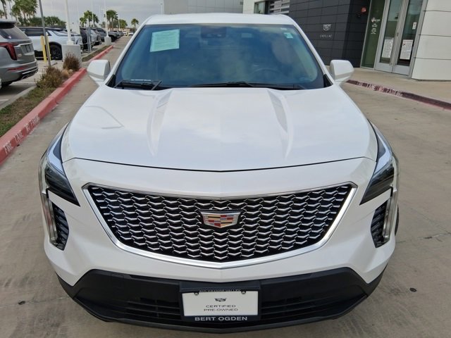2023 Cadillac XT4 Luxury photo 2