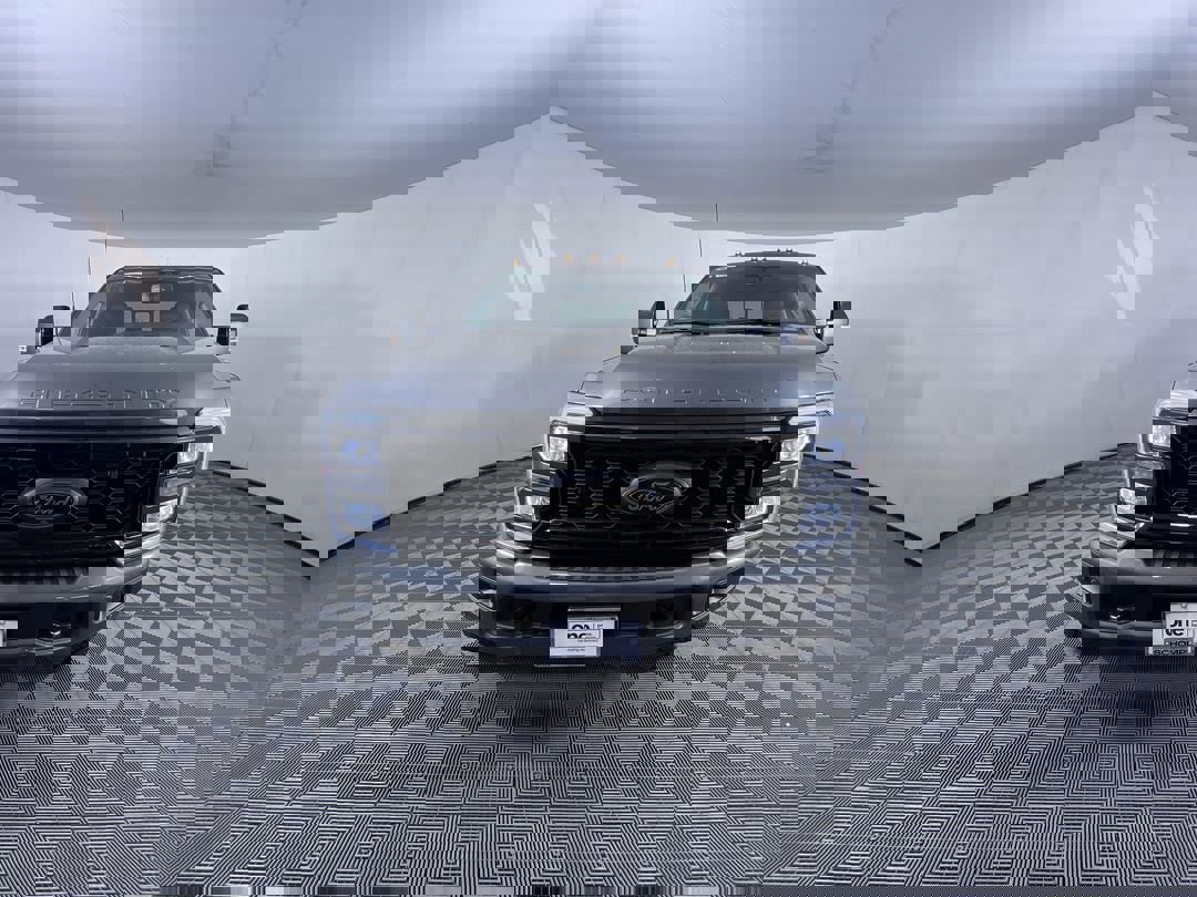 2026 Ford F-250 Lariat photo 3