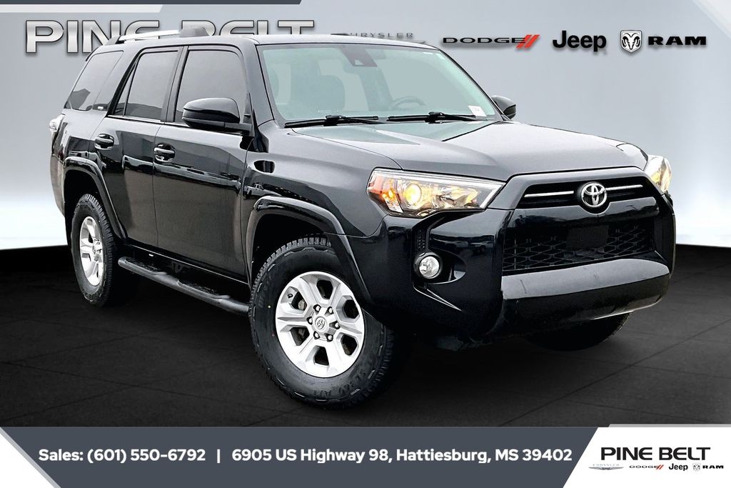 2020 Toyota 4Runner SR5's photo