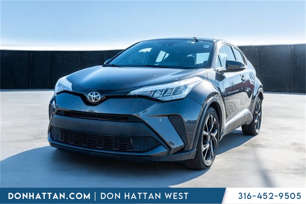 2021 Toyota C-HR XLE's photo