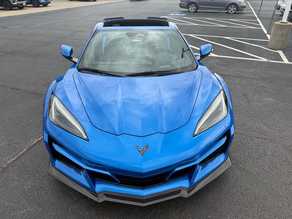 2024 Chevrolet Corvette E-Ray 2LZ photo 10