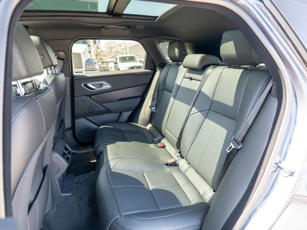2026 Land Rover Range Rover Velar SE photo 21