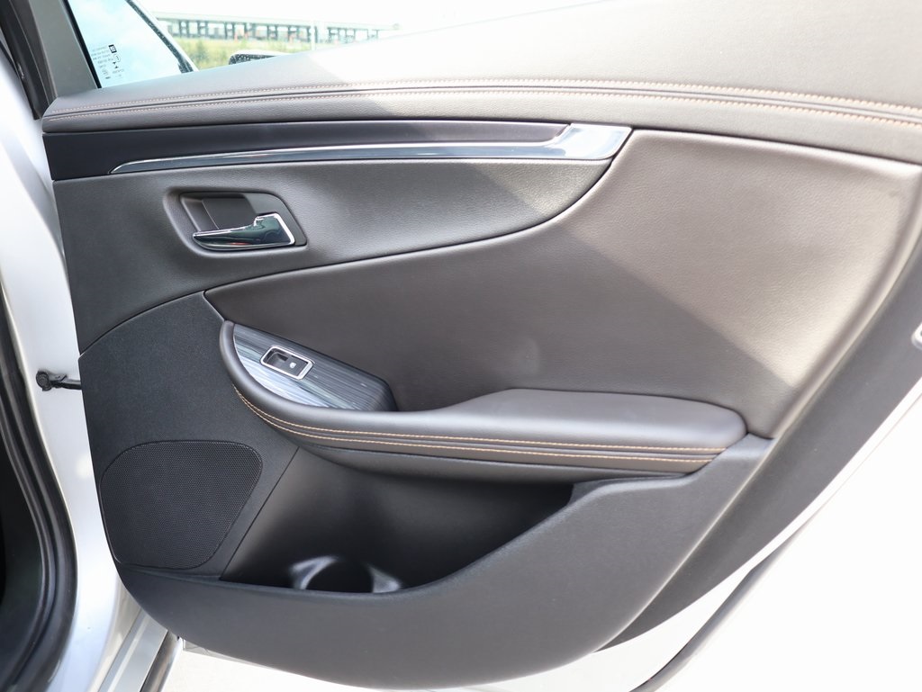 2016 Chevrolet Impala LTZ photo 11