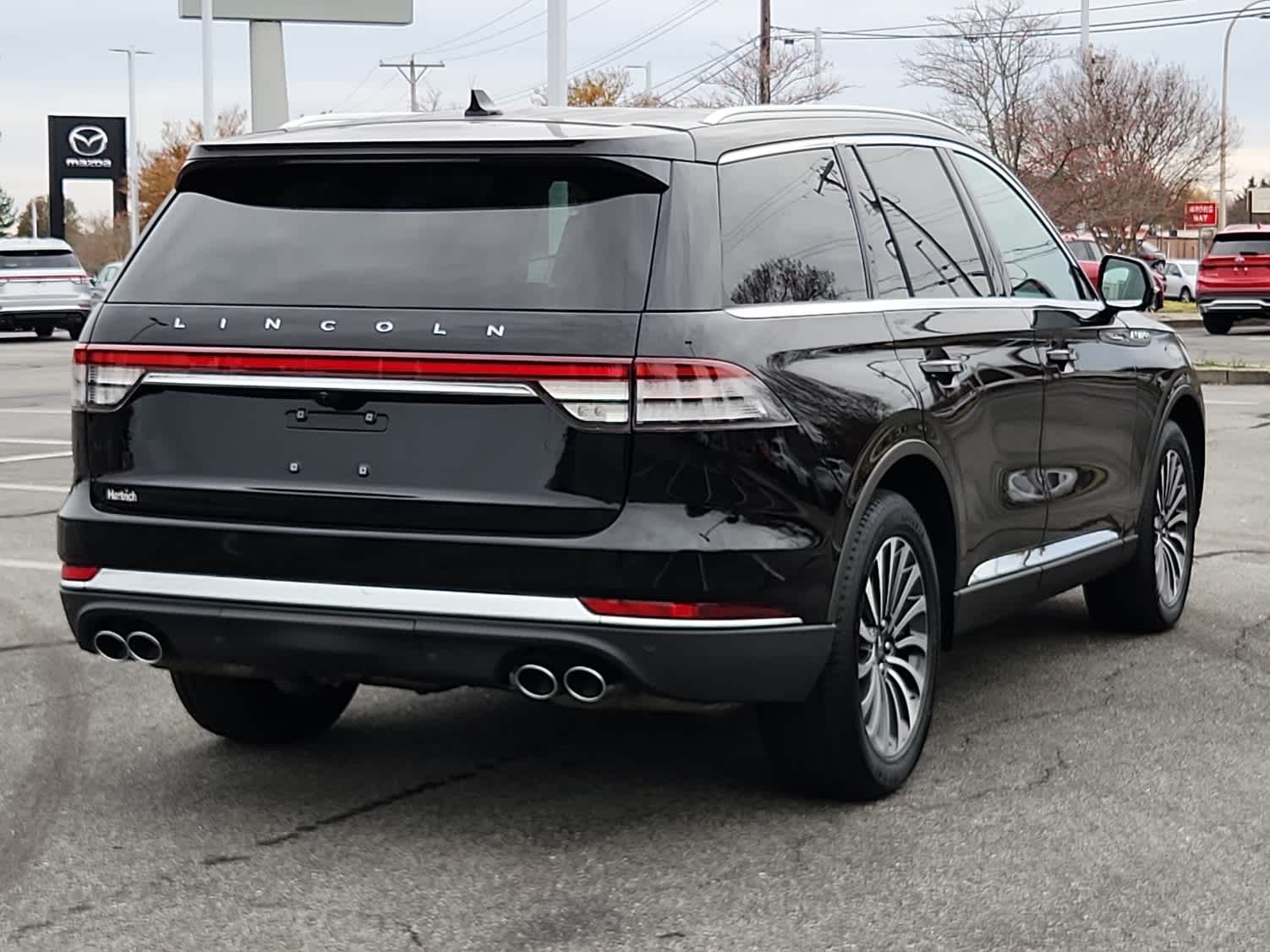 2022 Lincoln Aviator Standard photo 3