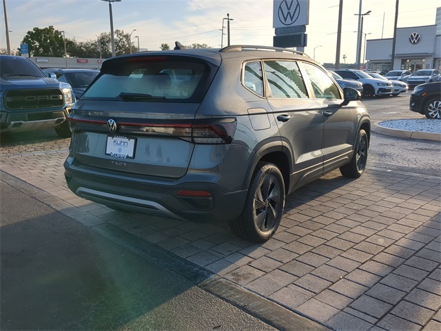 2025 Volkswagen Taos S photo 4