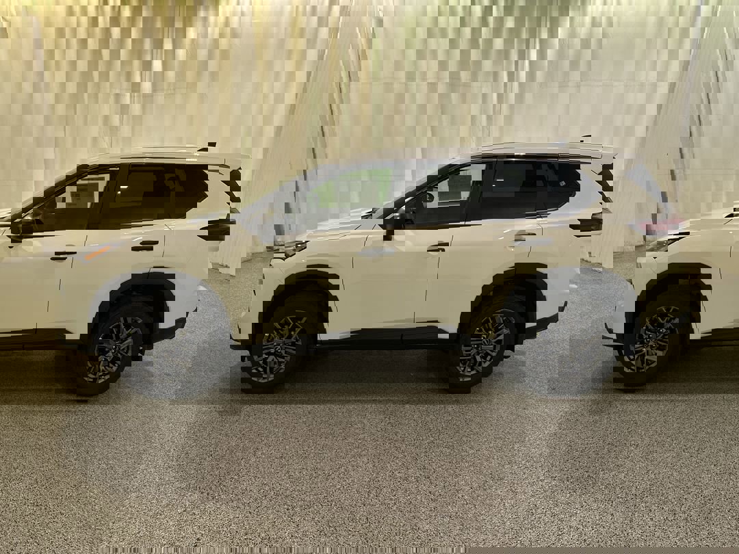 2026 Nissan Rogue S photo 4