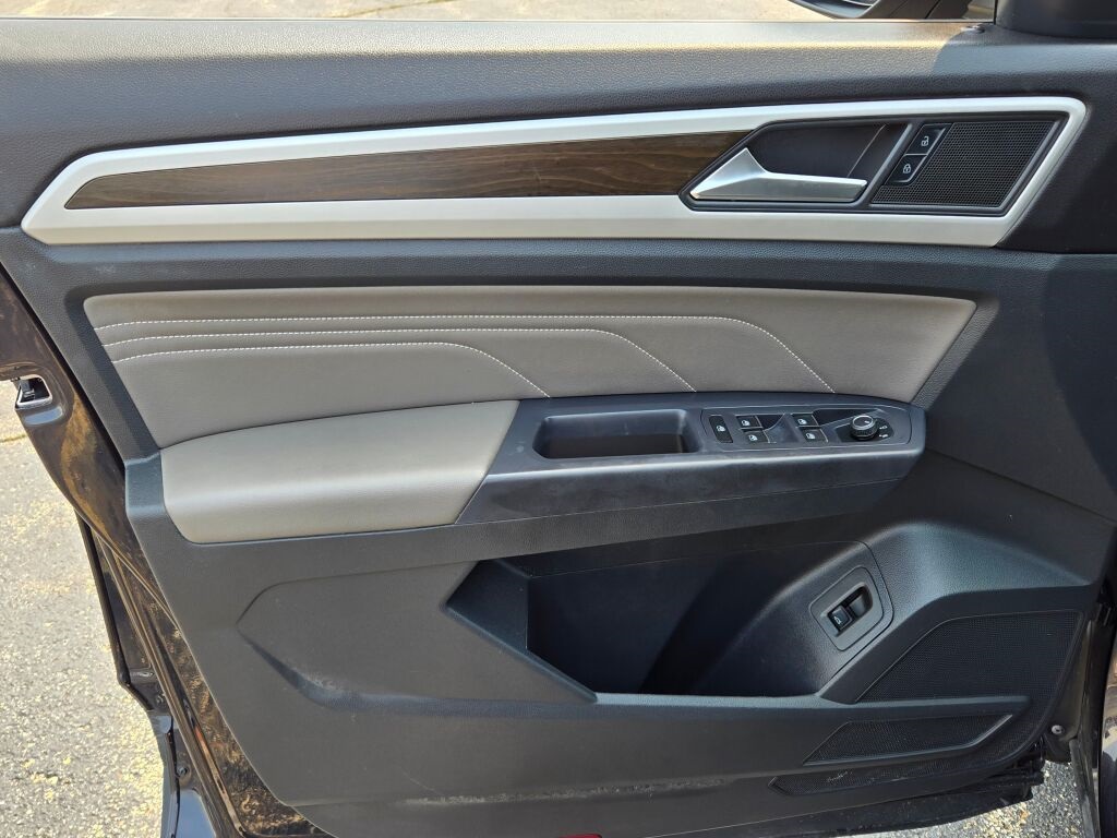 2021 Volkswagen Atlas SE Technology photo 17