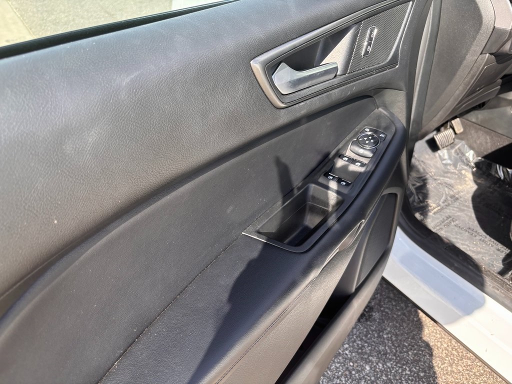 2023 Ford Edge SE photo 21