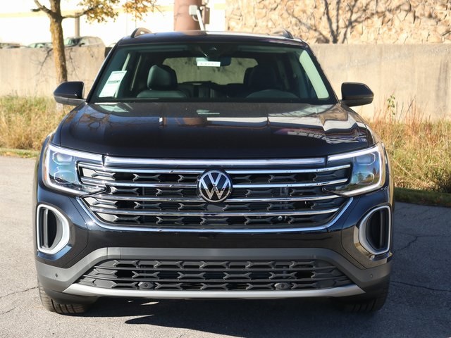 2026 Volkswagen Atlas SE Technology photo 2