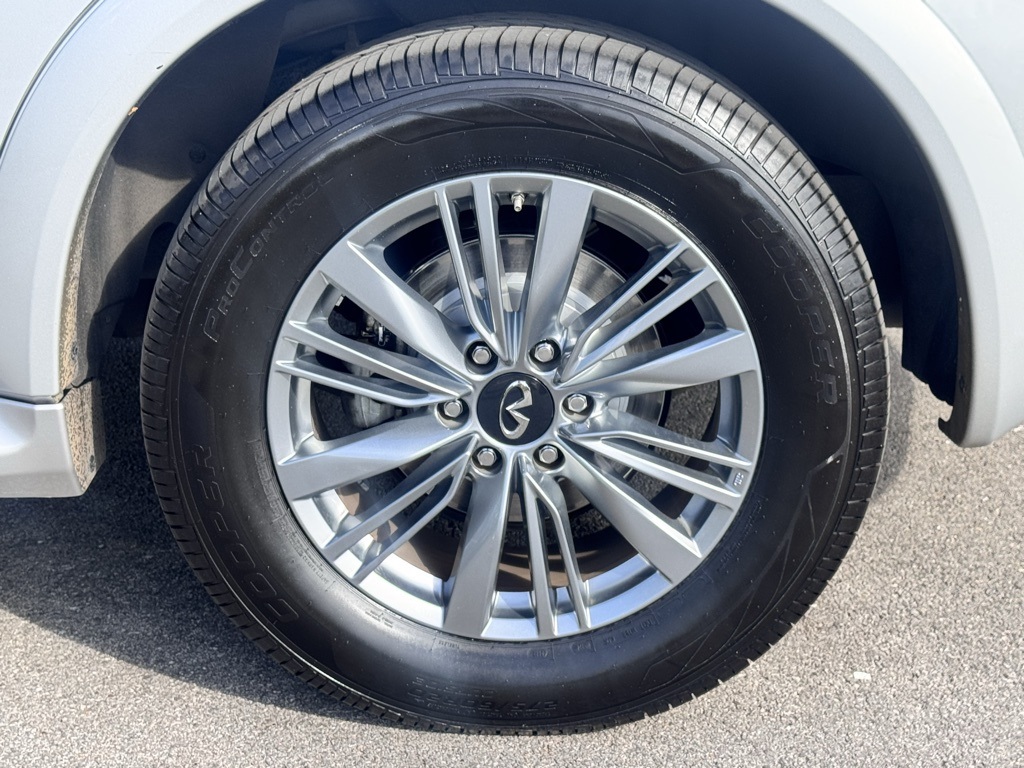 2022 Infiniti QX80 Luxe photo 13