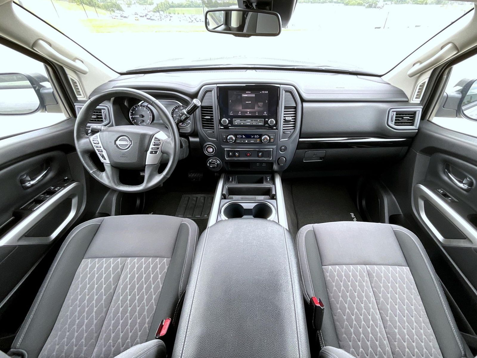 2024 Nissan Titan SV photo 15