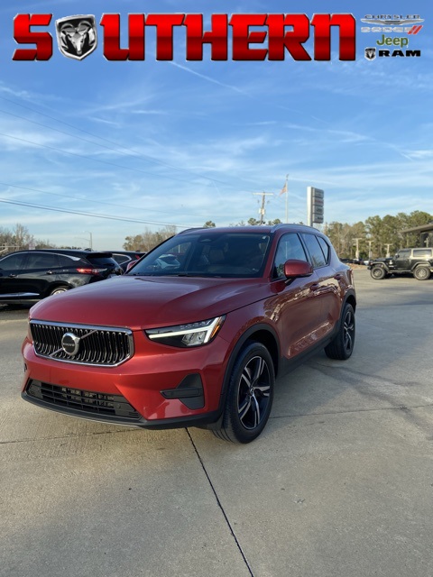 2023 Volvo XC40 Core's photo