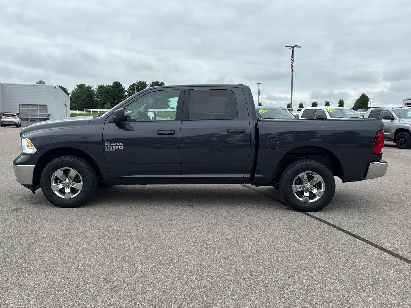 2021 Ram 1500 Classic SLT photo 3