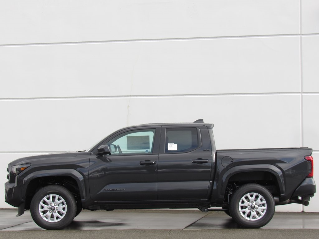 2025 Toyota Tacoma SR5 photo 4
