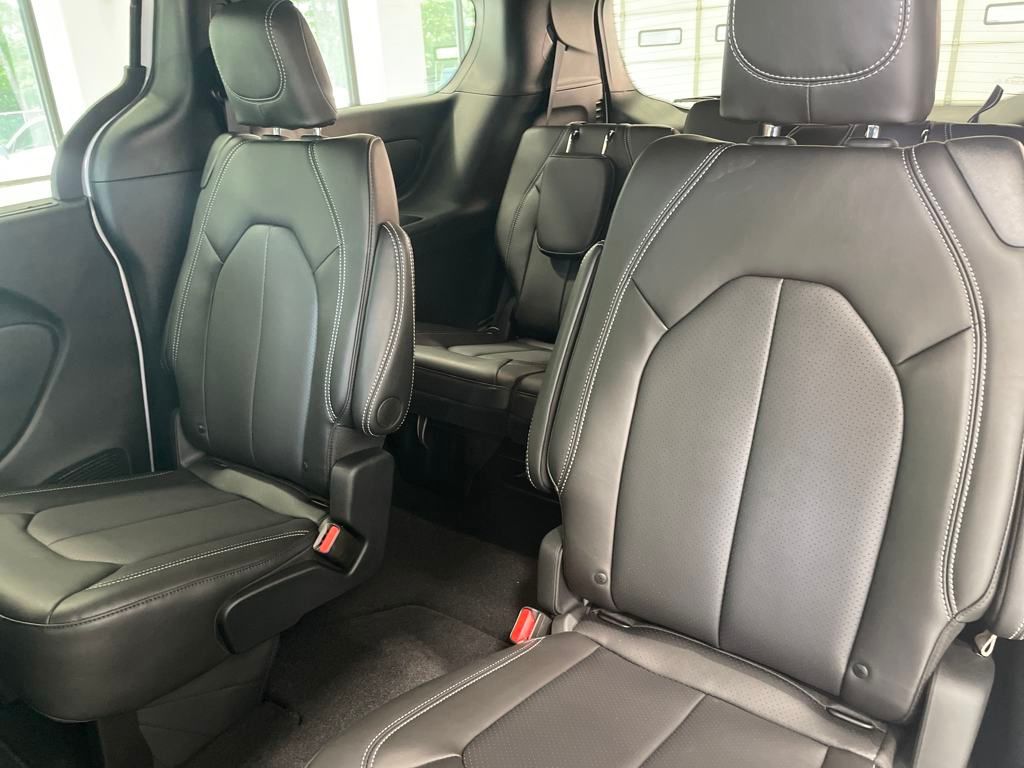 2025 Chrysler Pacifica LE photo 11