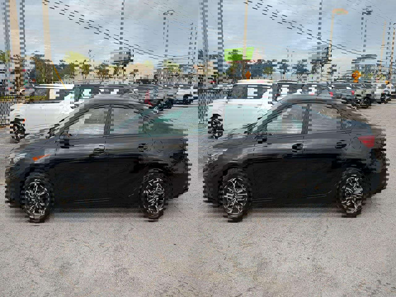 2022 Kia Forte FE LXS photo 4