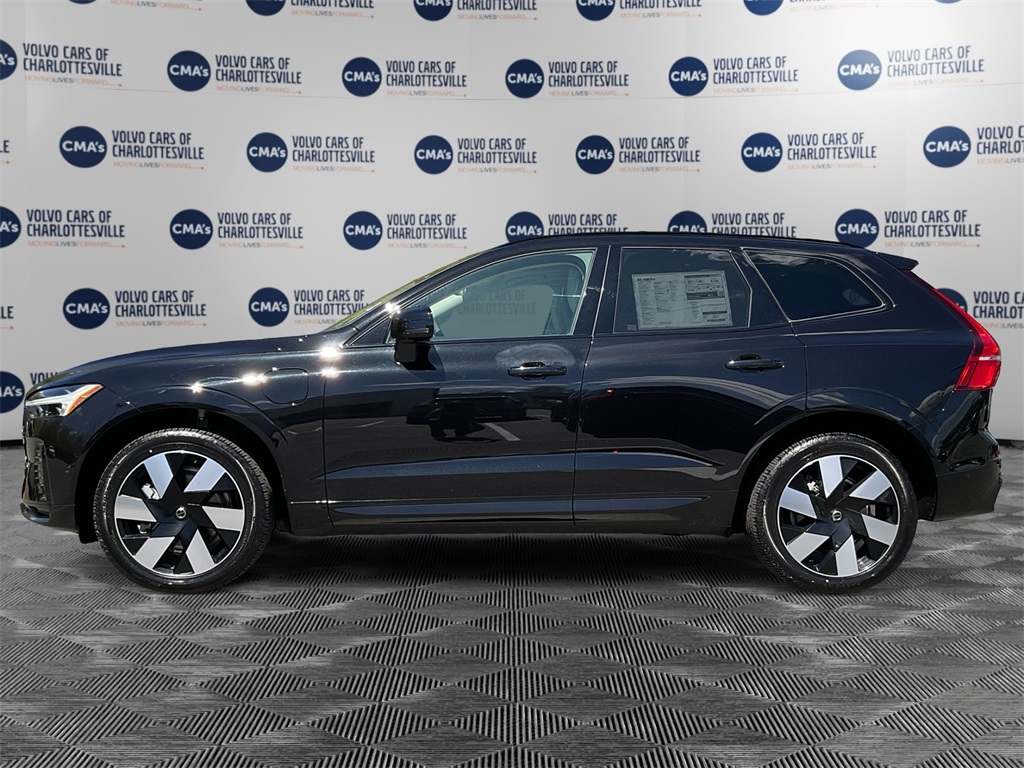 2025 Volvo XC60 Recharge Hybrid T8 Plus photo 2