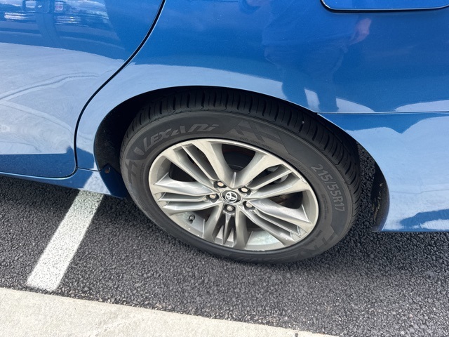 2017 Toyota Camry XLE photo 10