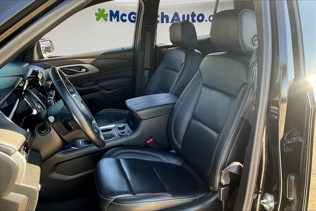 2023 Chevrolet Traverse Leather photo 17