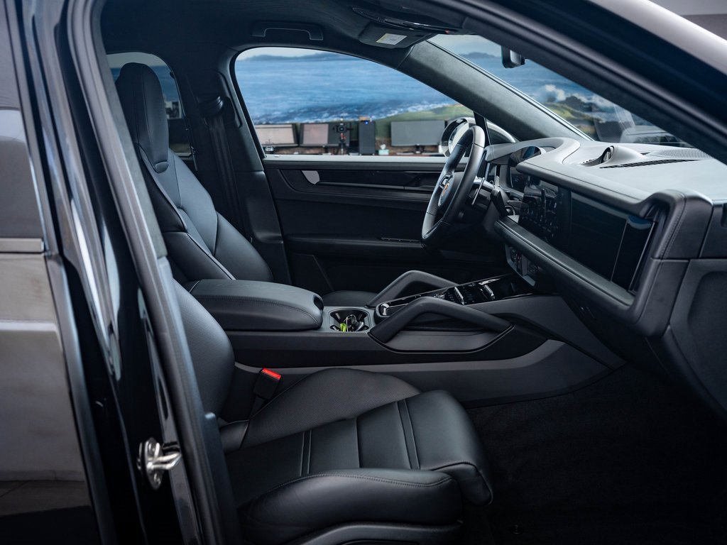 2024 Porsche Cayenne Coupe Turbo GT photo 35