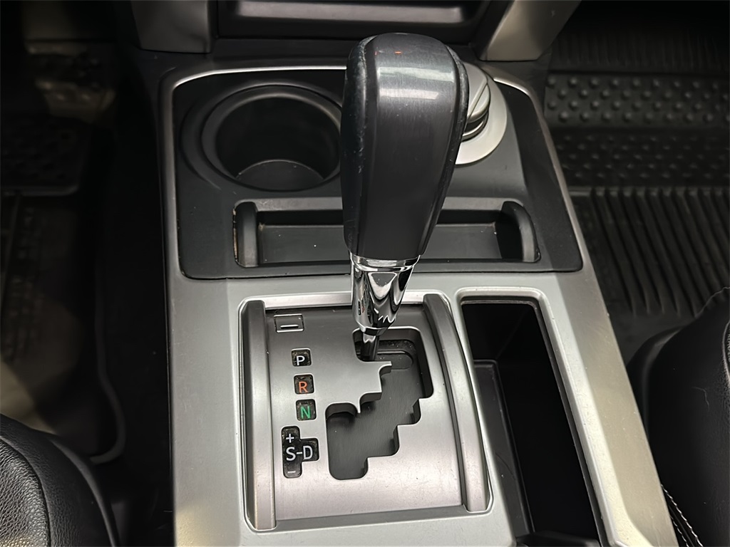 2017 Toyota 4Runner SR5 Premium photo 24