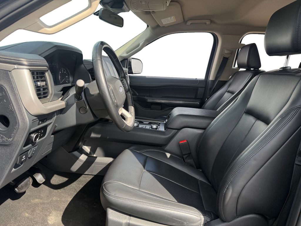 2024 Ford Expedition XLT photo 8