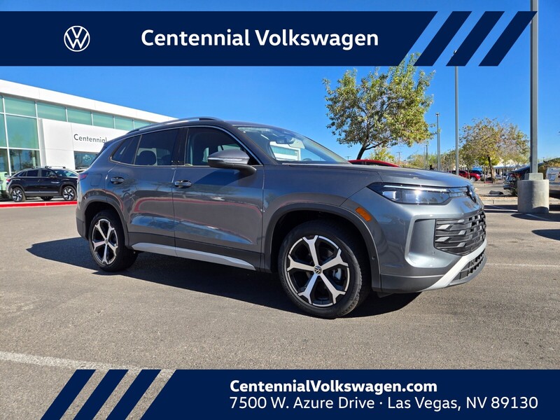 2025 Volkswagen Tiguan SE's photo