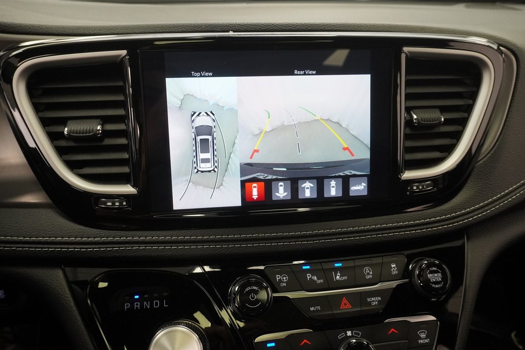 2025 Chrysler Pacifica photo 25
