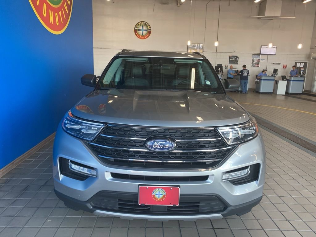 2023 Ford Explorer XLT photo 8