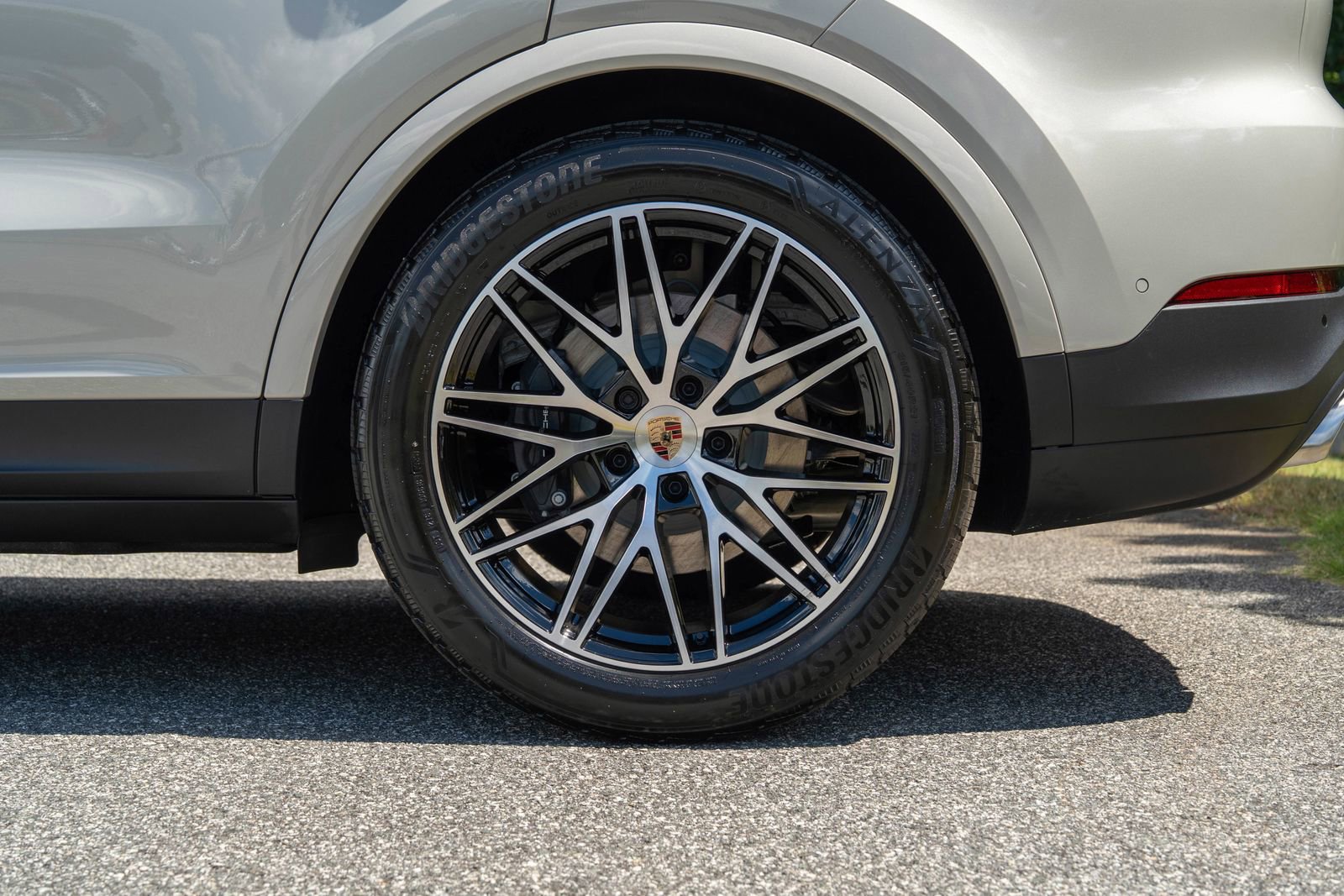 2026 Porsche Cayenne Base photo 12