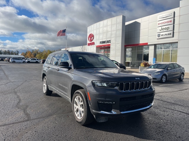 2023 Jeep Grand Cherokee Limited photo 2