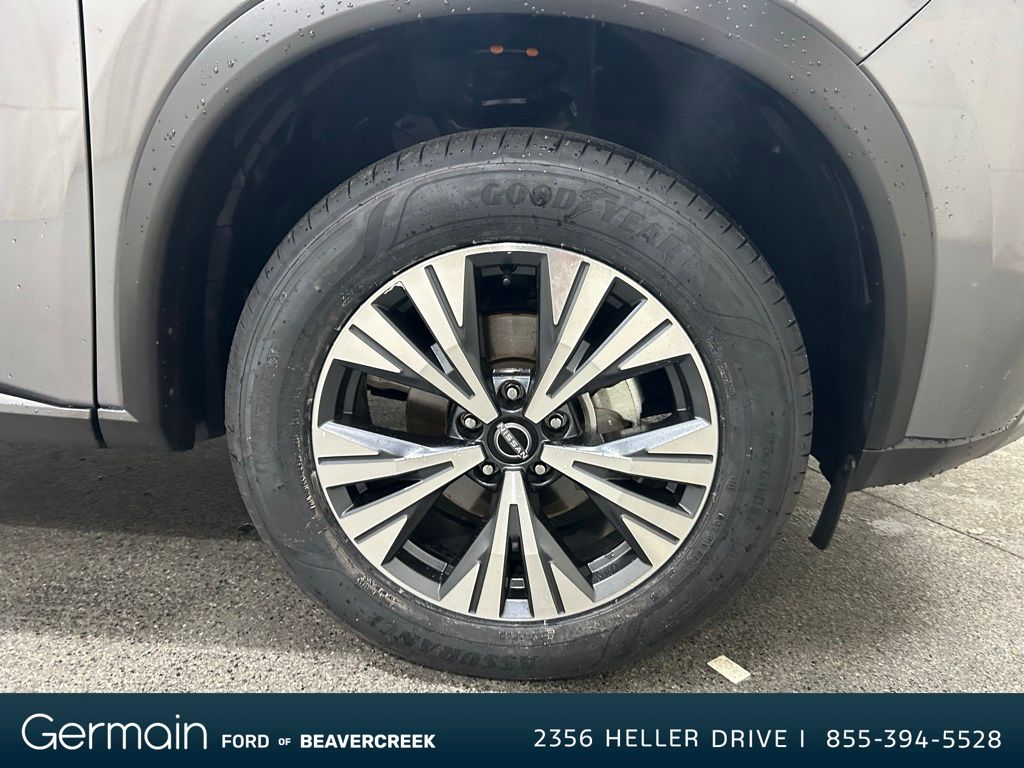 2023 Nissan Rogue SV photo 9